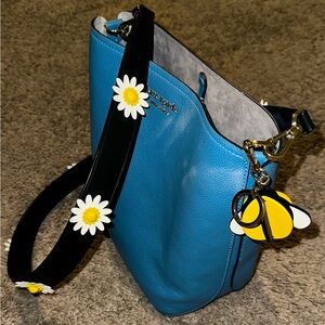Kate Spade Blue Bucket Bag w/ Daisy Strap & Bumble Bee Keychain